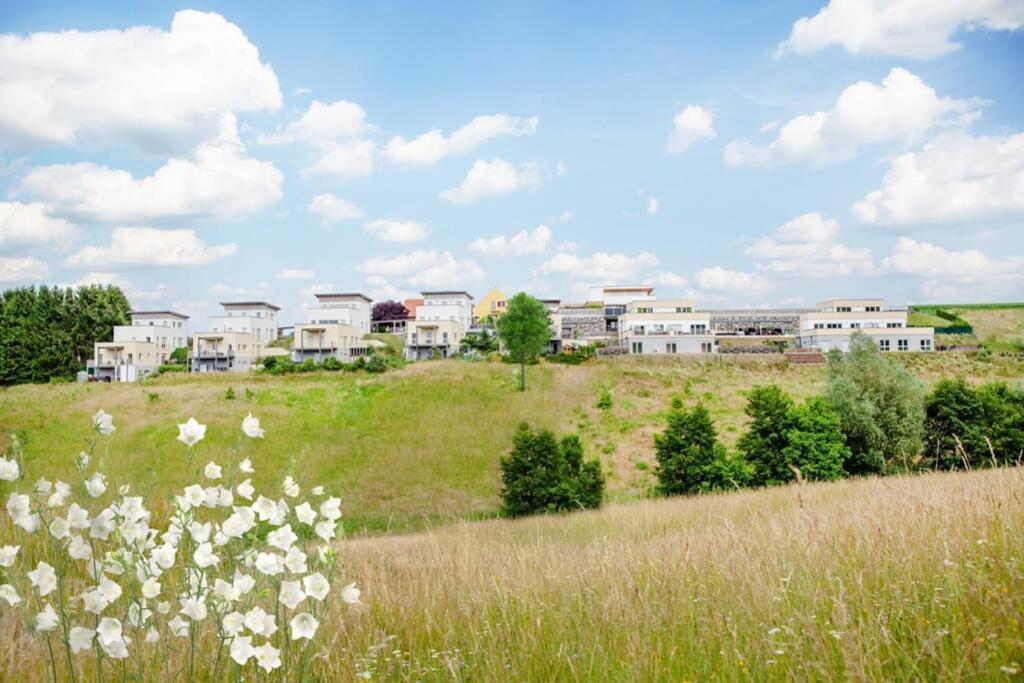 Appartamento Gaestetraum Mit Wunderschoenem Ausblick Und Garten Muhldorf Bei Feldbach Esterno foto
